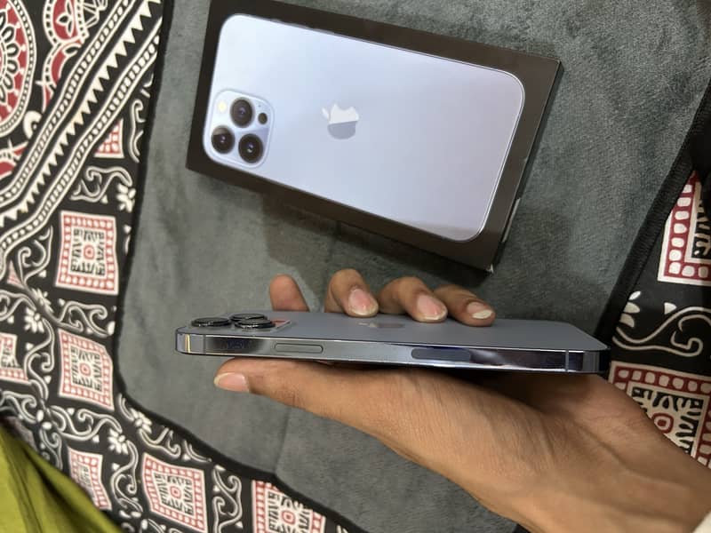 Apple iPhone 13 Pro Max 4