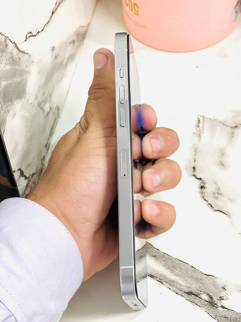 Apple iPhone 14 Pro Max 2