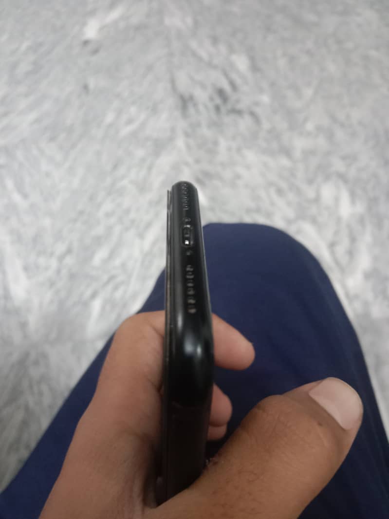 Apple iPhone SE 3rd generation 4