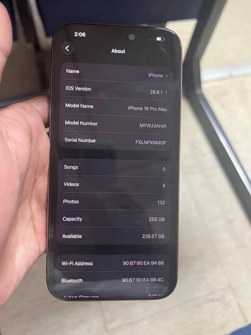 Apple iPhone 16 Pro Max 1