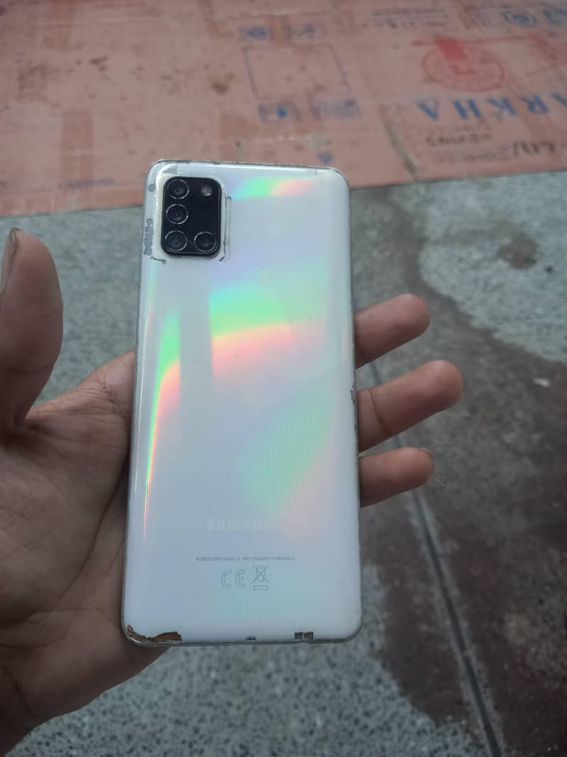 Samsung Mobile A31 1