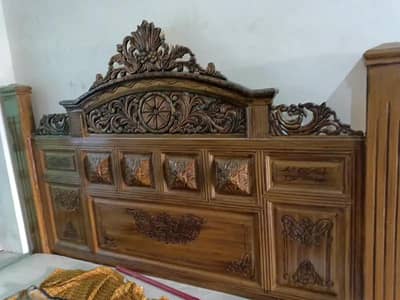 chinioti type king size bed+ 2side tables