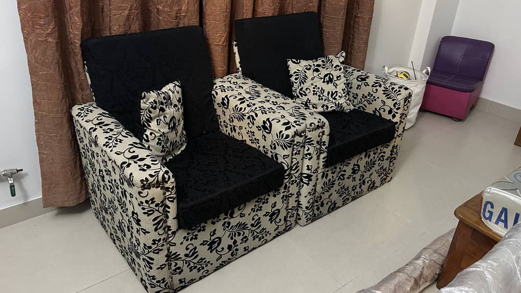 Room chairs 0
