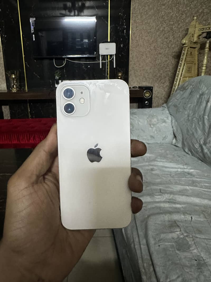 Apple iPhone 12 3