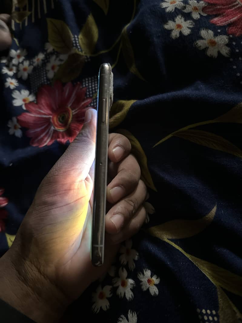 Apple iPhone X 2
