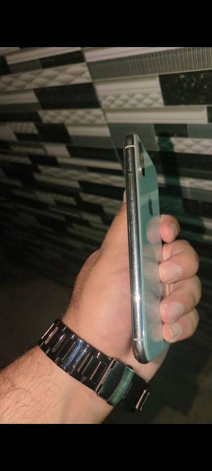 Apple iPhone XS 3