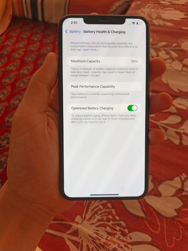 Apple iPhone XS Max 3