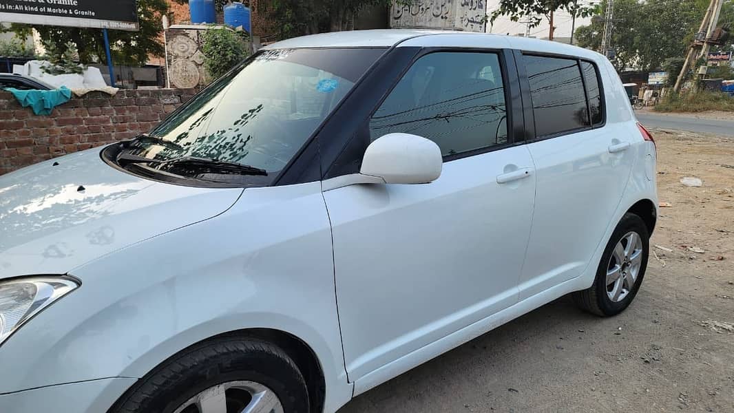 Suzuki Swift 2012 1