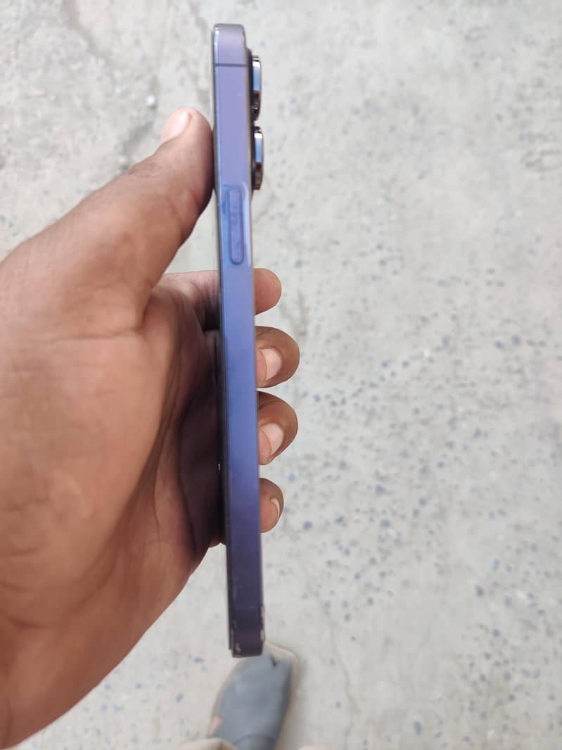 Apple iPhone 14 Pro Max 1