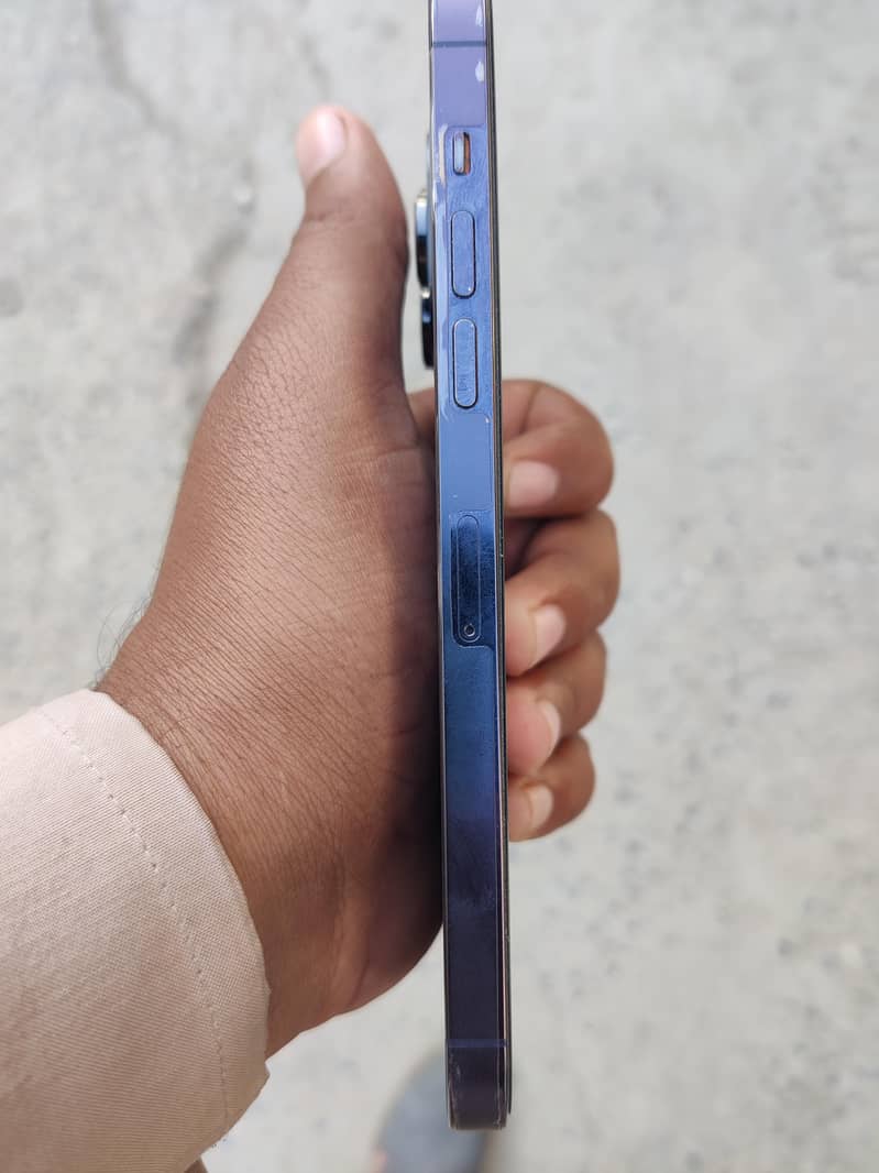 Apple iPhone 14 Pro Max 2