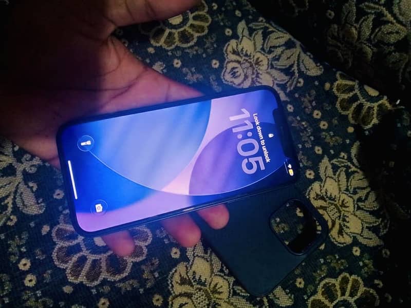 Apple iPhone 12 1