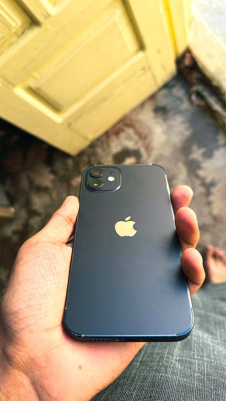 Apple iPhone 12 2