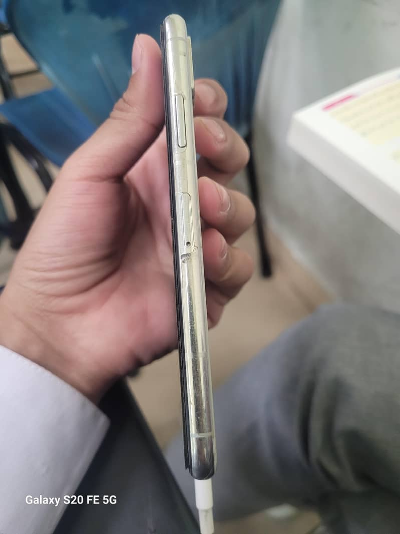 Apple iPhone X 2