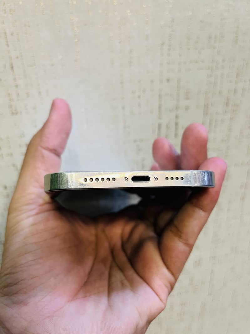 Apple iPhone 12 Pro Max 4