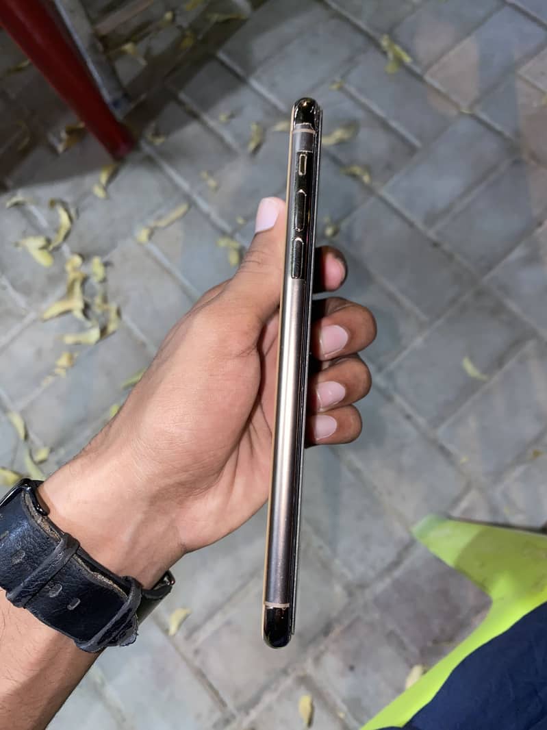 Apple iPhone 11 Pro Max 5