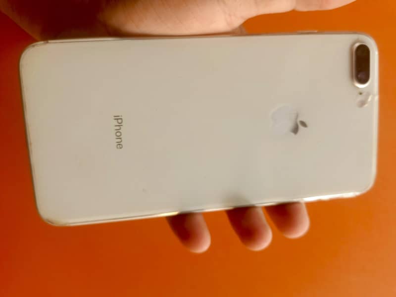 Apple iPhone 8 Plus 1