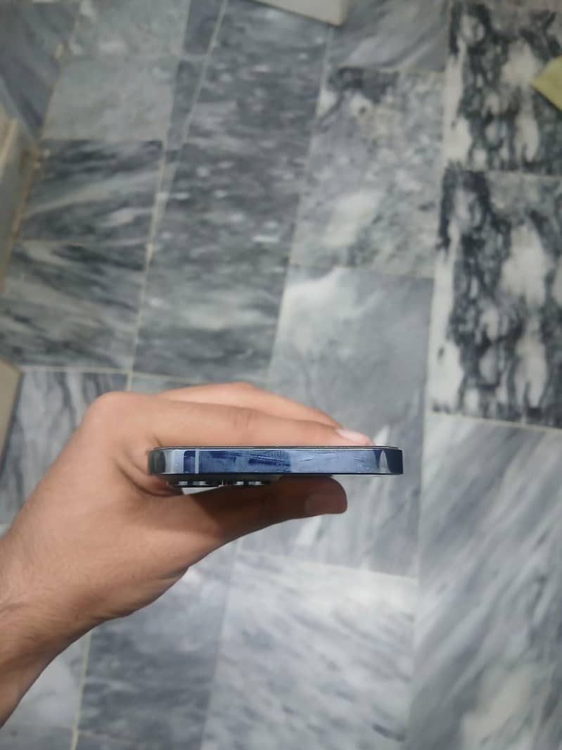 Apple iPhone 13 Pro Max 3