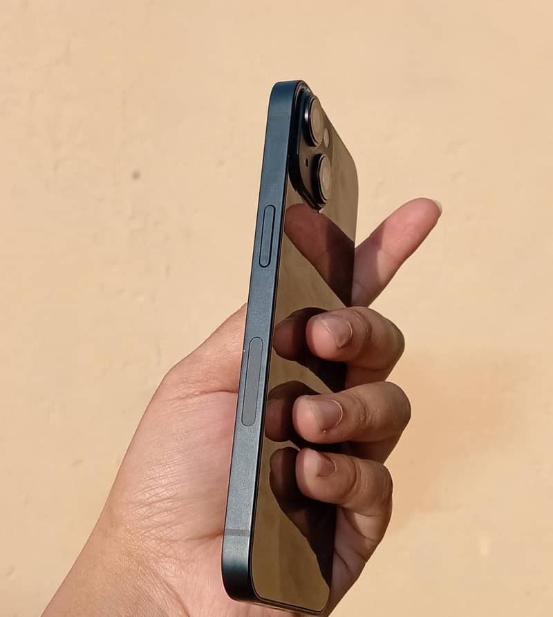 Apple iPhone 14 3