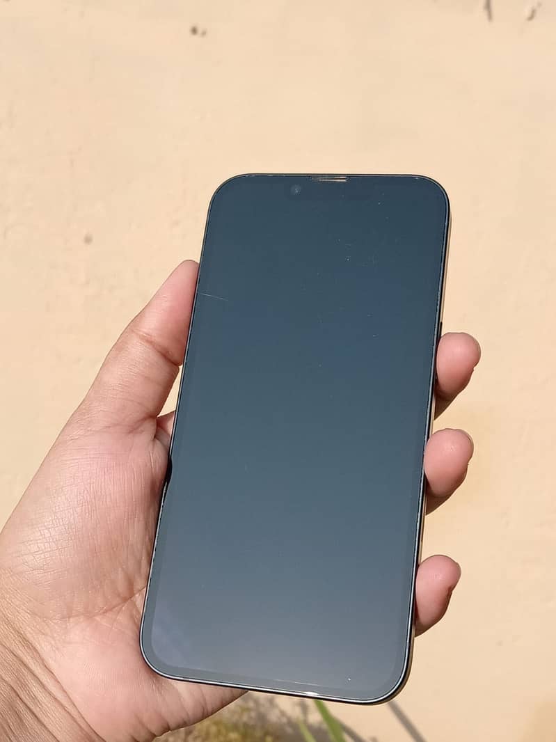 Apple iPhone 14 4