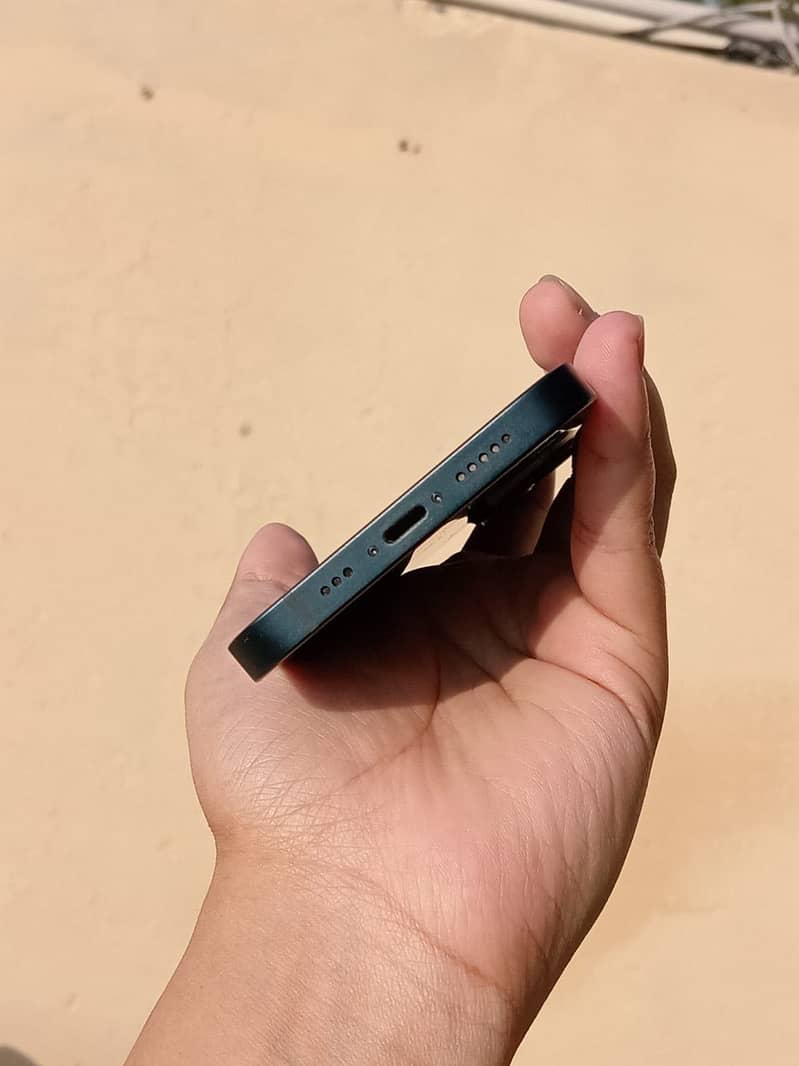 Apple iPhone 14 5