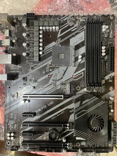 Gigabyte X570 UD