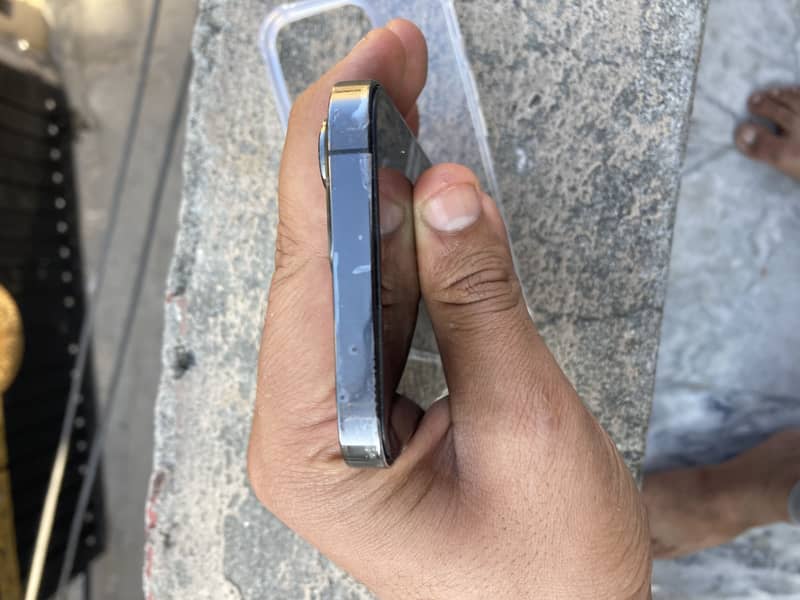 Apple iPhone 13 Pro 6