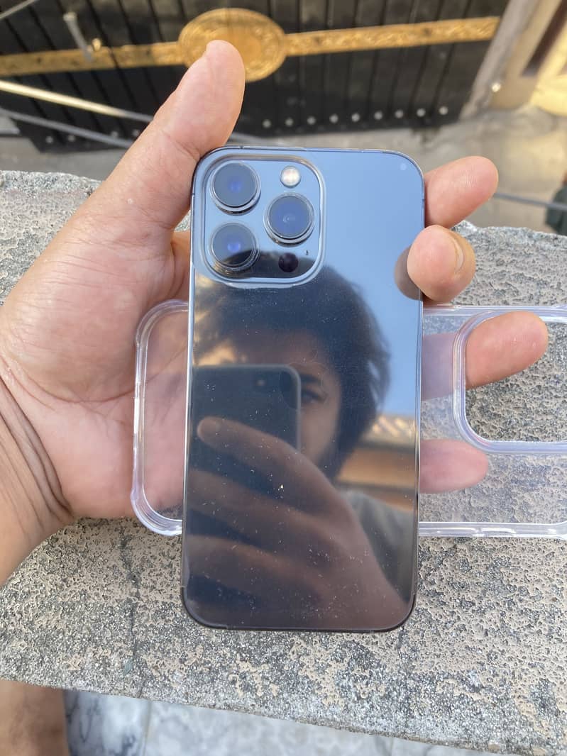 Apple iPhone 13 Pro 8