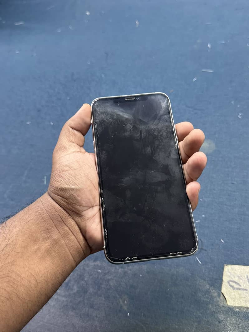 Apple iPhone 11 Pro Max 1