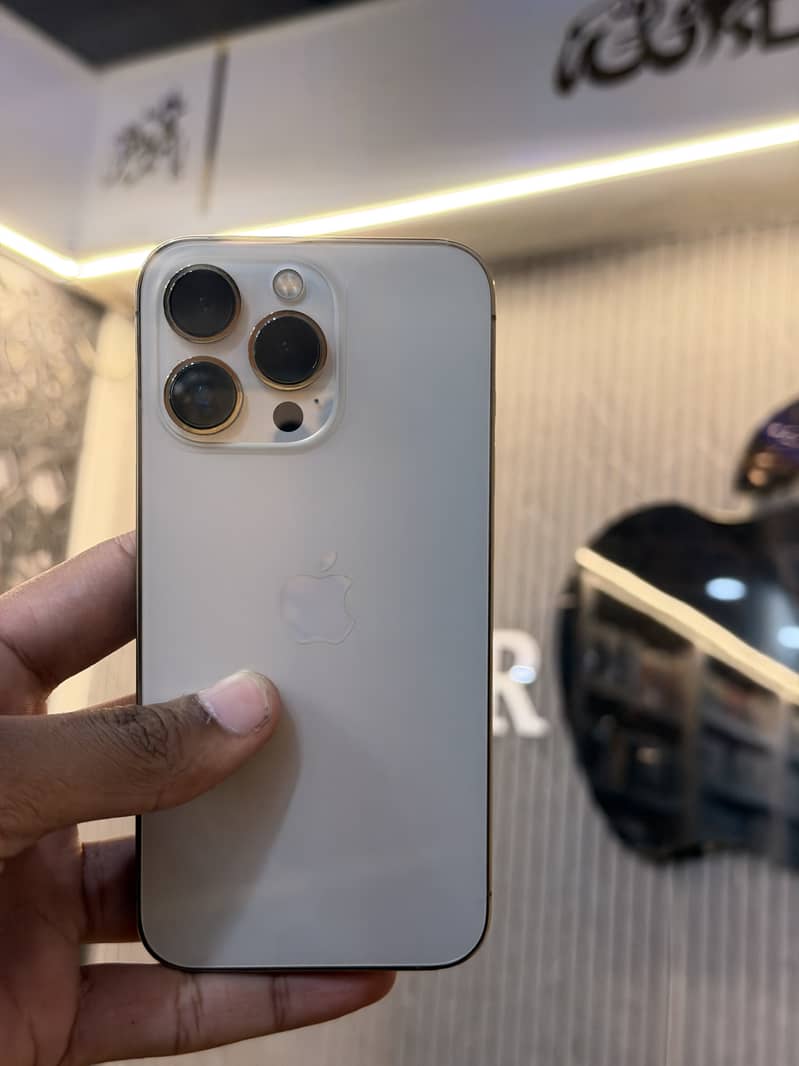Apple iPhone 13 Pro 0
