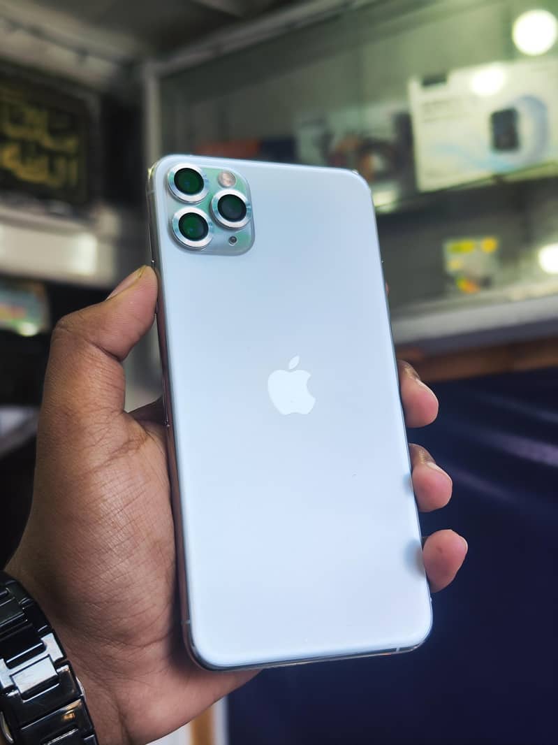 iPhone 11 Pro Max 1