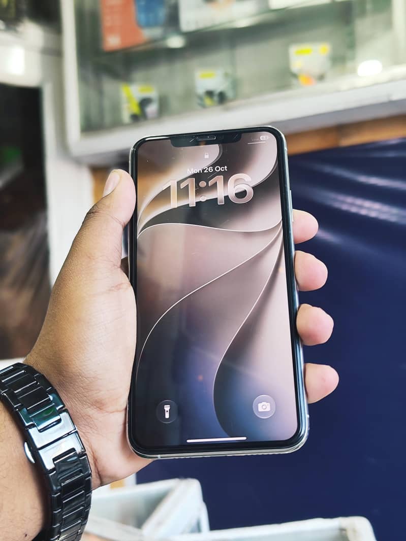 iPhone 11 Pro Max 2