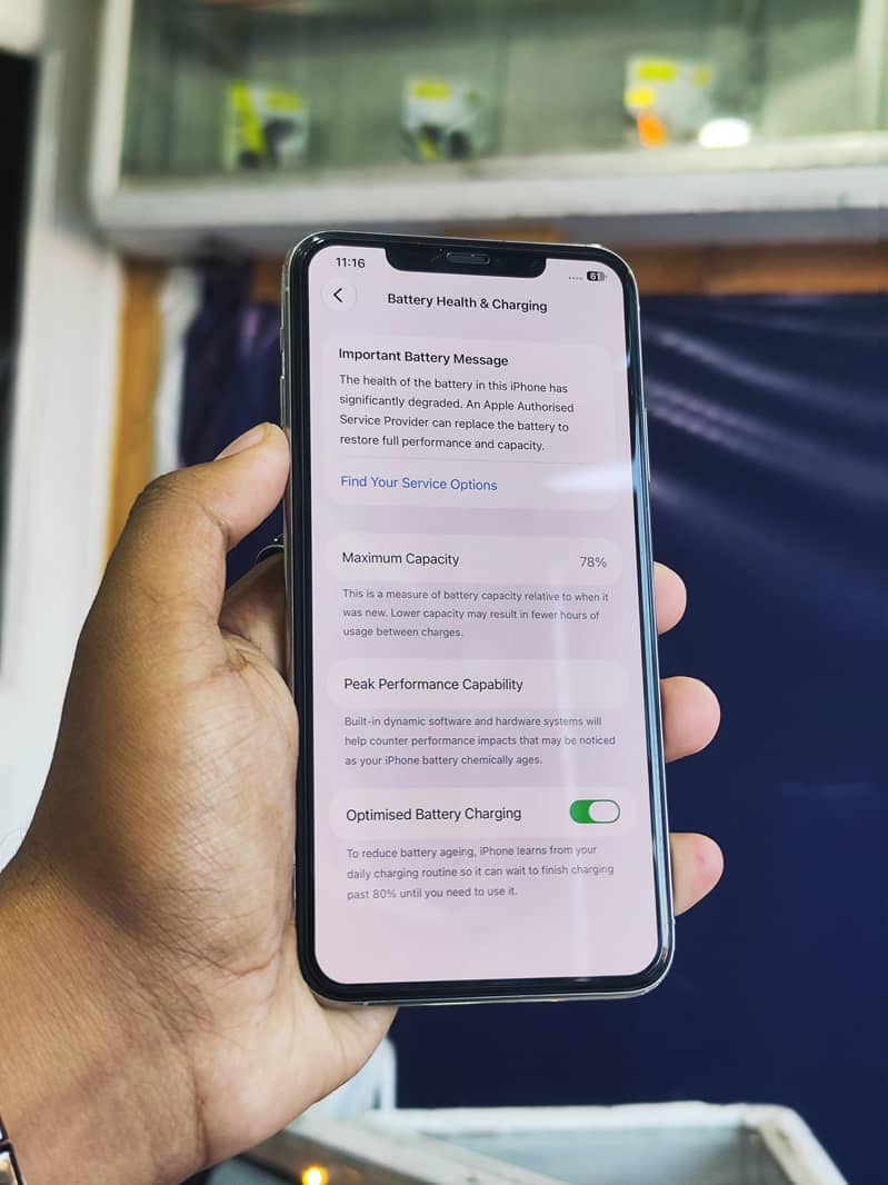 iPhone 11 Pro Max 4