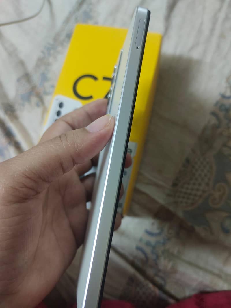 Realme C71 3