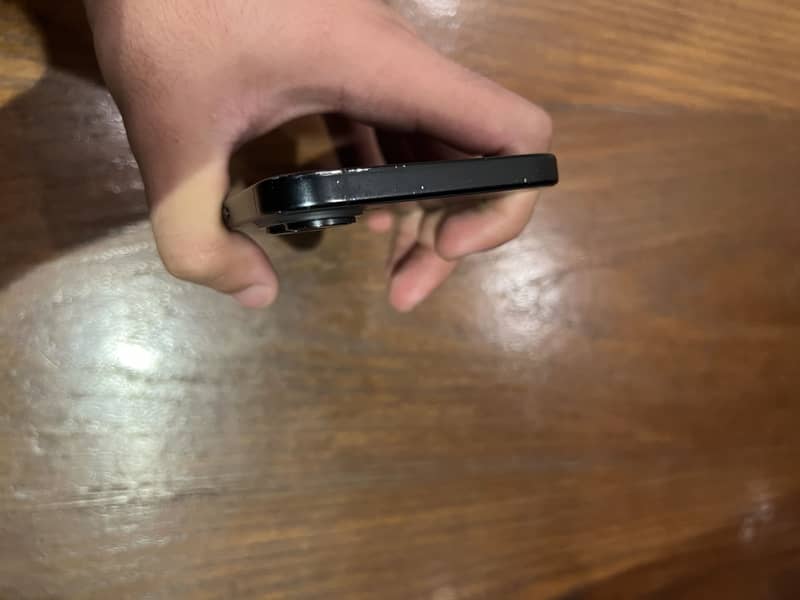 iPhone 16 Plus (jv) 3