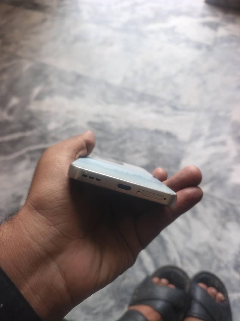oppo a6s pro 4