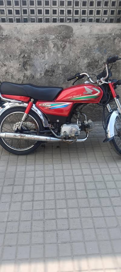 Honda 2016 model hai gis ko chahye rabta kry