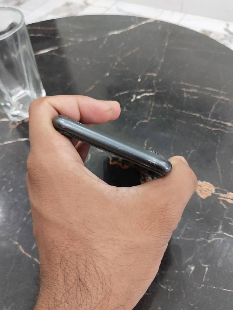 Apple iPhone 11 5