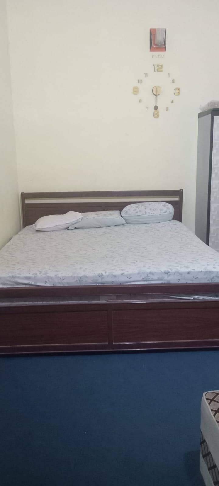 Bed with spring mattress 0