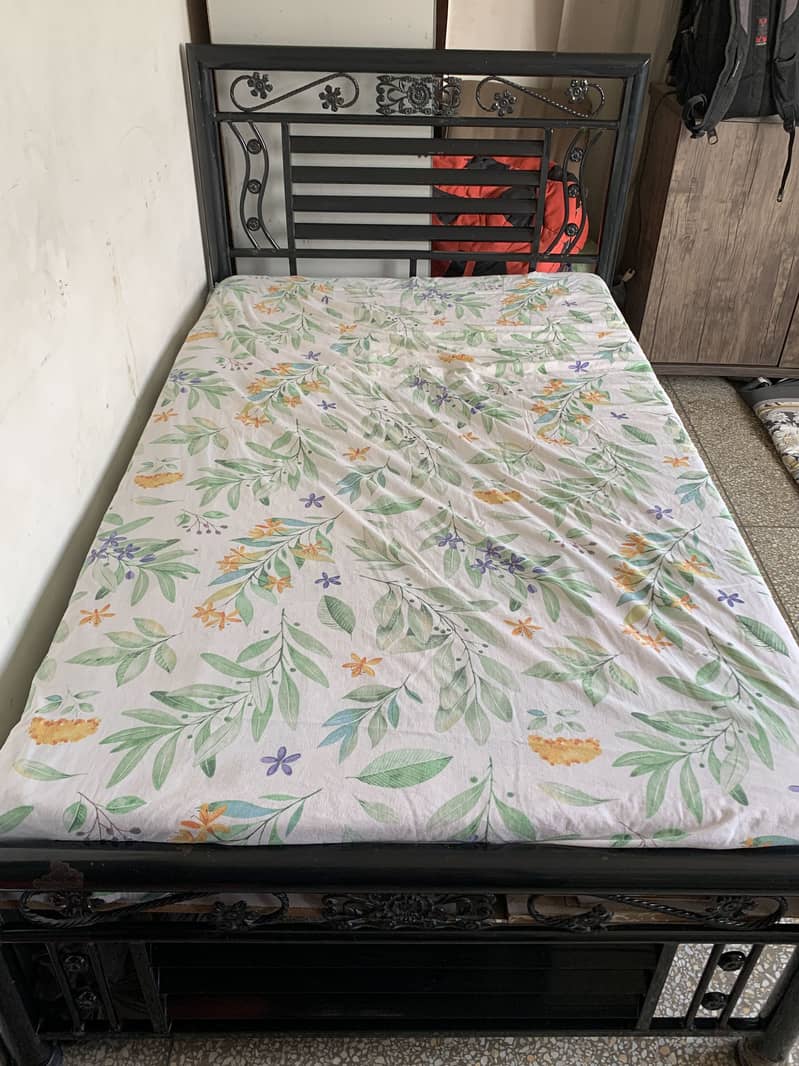 Single Iron Bed 0