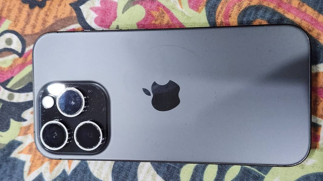 Apple iPhone 15 Pro 0