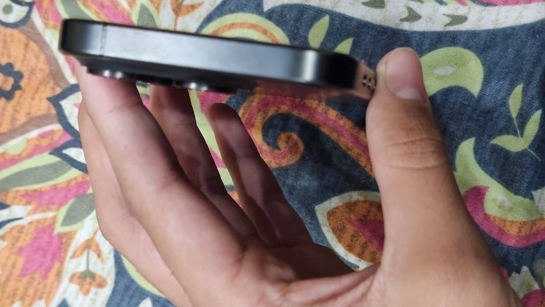 Apple iPhone 15 Pro 1