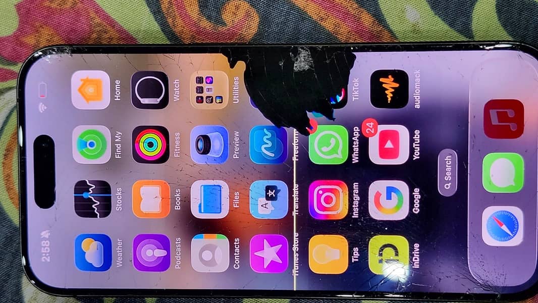 Apple iPhone 15 Pro 3