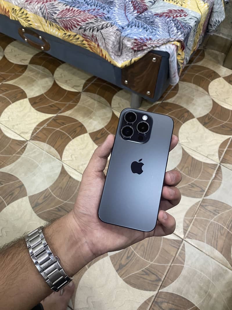 Apple iPhone 15 Pro 1
