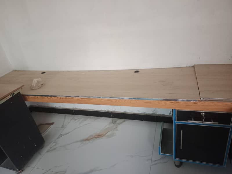 computer lab table 2