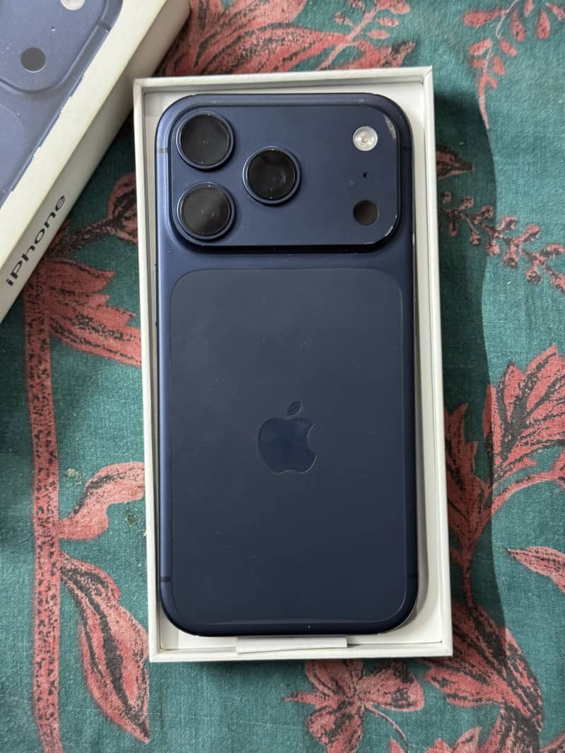 Apple iPhone 17 Pro 0