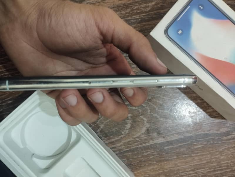 Apple iPhone X 3