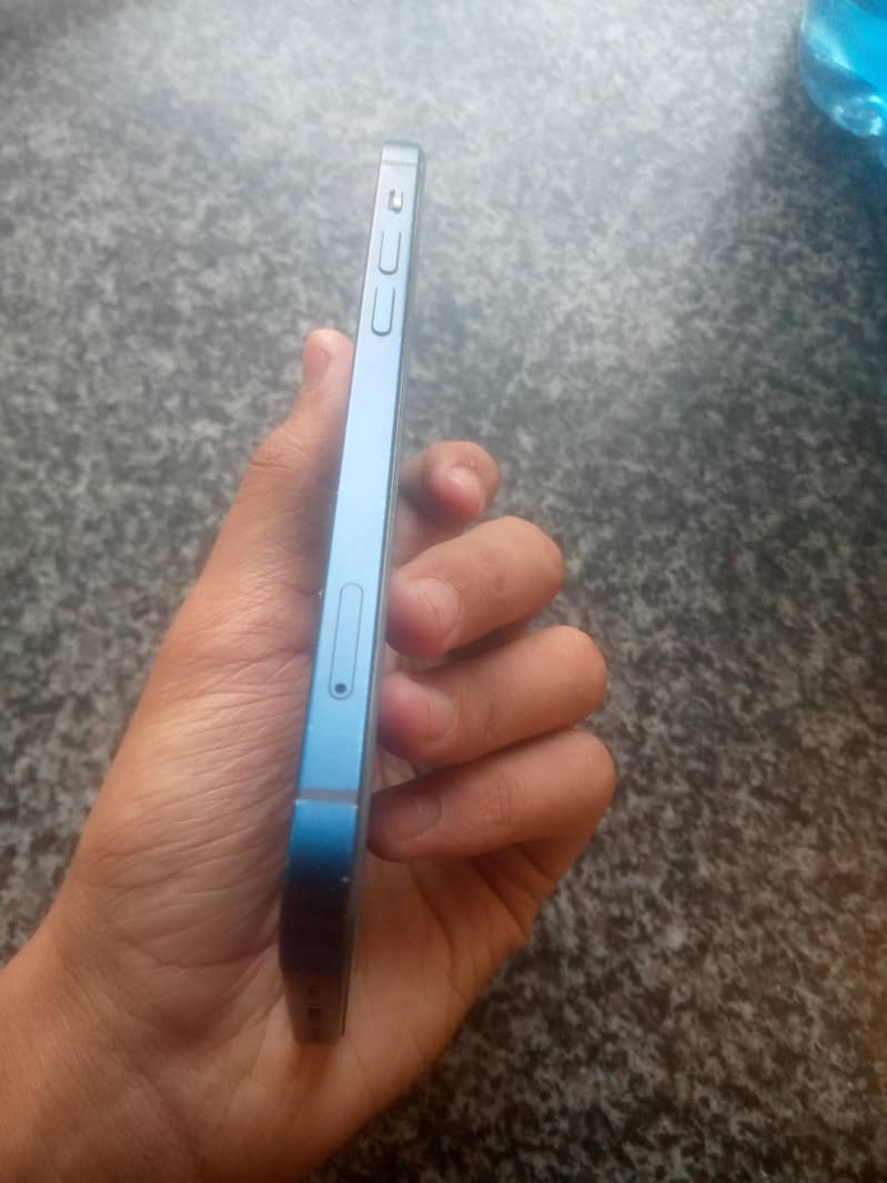 Apple iPhone 12 2