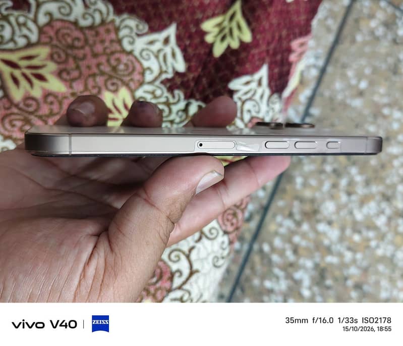 Apple iPhone 16 Pro Max 2