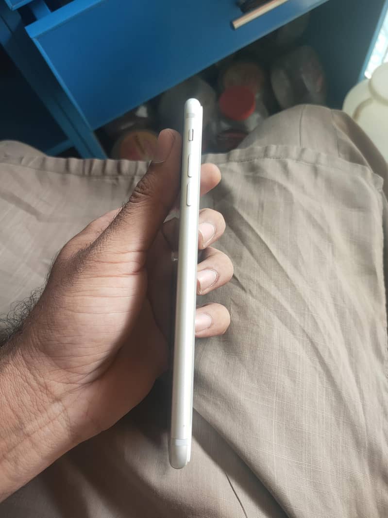 Apple iPhone 7 Plus 1