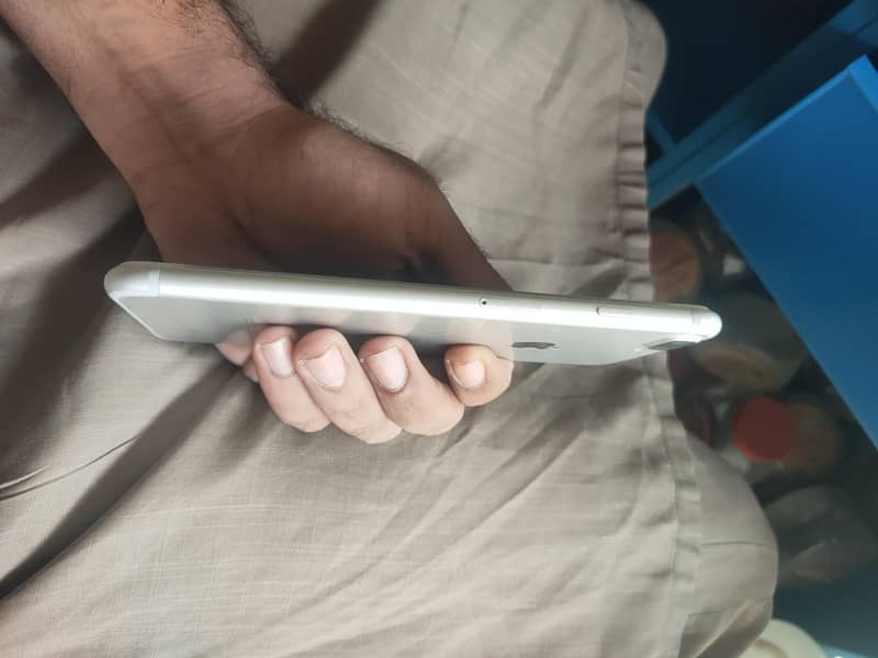 Apple iPhone 7 Plus 4